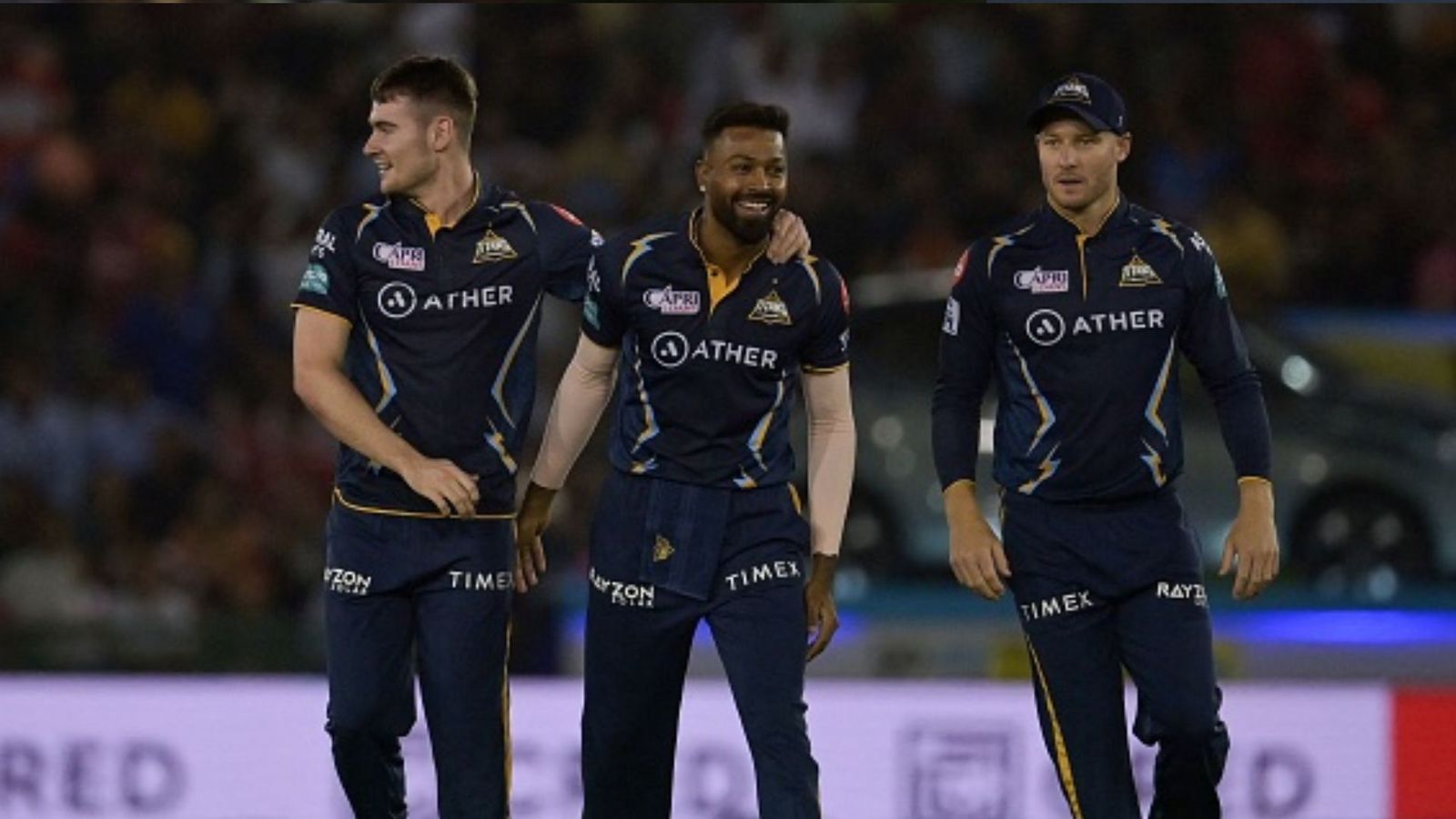 Hardik Pandya Fined : पंजाब से जीत के बाद हार्दिक पंडया पर लगा लाखों का जुर्माना, जानें क्या बड़ी गलती कर बैठे? Hardik Pandya Fined : पंजाब से जीत के बाद हार्दिक पंडया पर लगा लाखों का जुर्माना, जानें क्या बड़ी गलती कर बैठे?