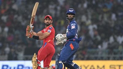 LSGvsPBKS: शाहरुख ने पंजाब को लखनऊ में बनाया 'सिकंदर', धवन के बिना 3 गेंद रहते 2 विकेट से जीत लिया मैच SportsTak Hindi