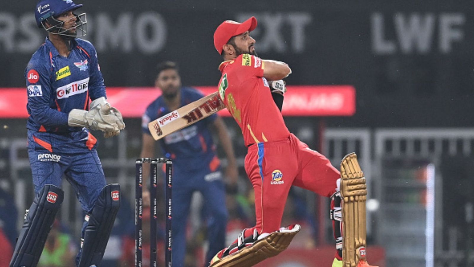 Sikandar Raza : कौन है पंजाब को मैच जिताने वाला पाकिस्तानी सिकंदर, जिसने गेंद और बल्ले से लखनऊ को लूटा Sikandar Raza : कौन है पंजाब को मैच जिताने वाला पाकिस्तानी सिकंदर, जिसने गेंद और बल्ले से लखनऊ को लूटा