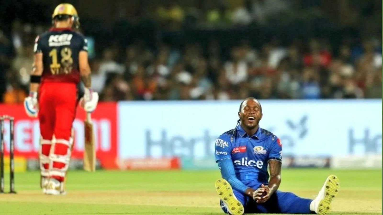 Jofra Archer Injury Update : कोलकाता के खिलाफ मैच में खेलेंगे या नहीं जोफ्रा आर्चर, मुंबई के साथी खिलाड़ी ने दी अपडेट Jofra Archer Injury Update : कोलकाता के खिलाफ मैच में खेलेंगे या नहीं जोफ्रा आर्चर, मुंबई के साथी खिलाड़ी ने दी अपडेट