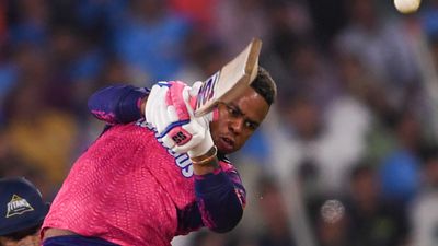 GT vs RR: हेटमायर की मार-कुटाई ने गुजरात से छीना मैच, राजस्थान ने डिफेंडिंग चैंपियन को आखिरी ओवर तक चले ड्रामे में दी मात SportsTak Hindi