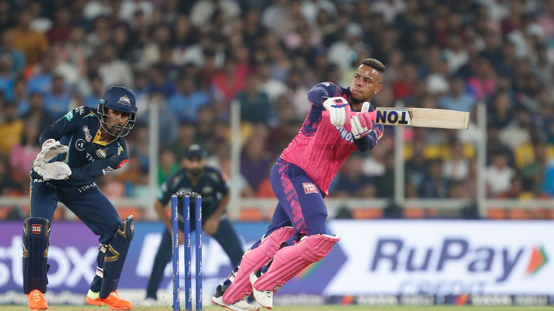 IPL 2023 Points table: गुजरात को मात देकर राजस्थान पहुंचा टॉप पर, पंजाब- कोलकाता से नीचे RCB
