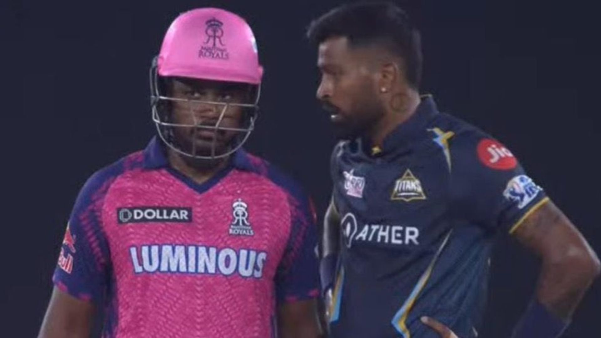 IPL 2023: हार्दिक पंड्या ने बीच मैच में संजू सैमसन को किया स्लेज, राजस्थान के कप्तान ने इस अंदाज में दिया जवाब, VIDEO