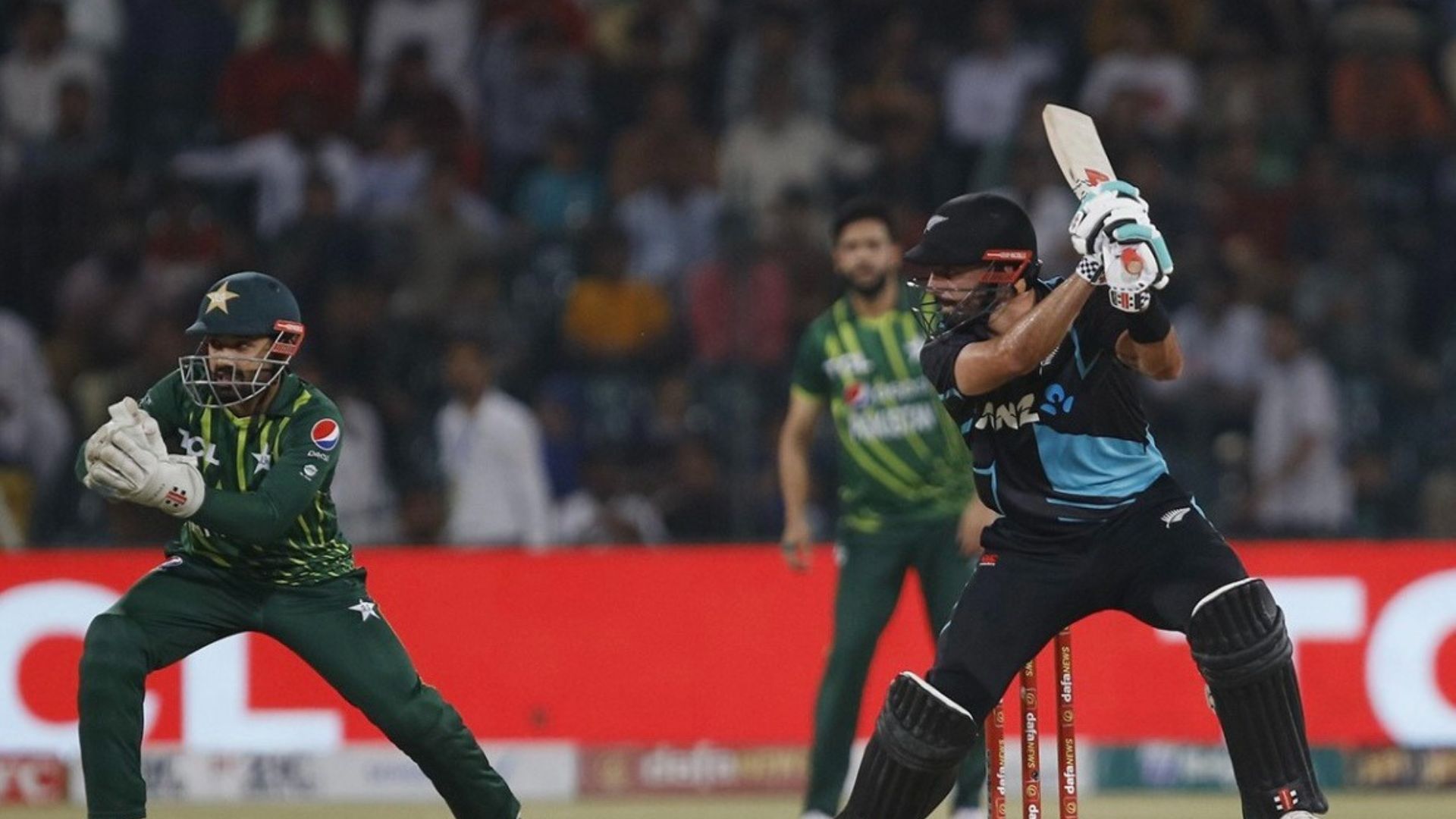 PAK vs NZ: बाबर- रिजवान फेल लेकिन अकेले लड़े इफ्तिखार, नीशम ने आखिरी ओवर में पलटा खेल, न्यूजीलैंड ने 4 रन से जीता रोमांचक मैच