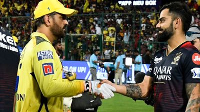 'जब लाल के साथ होता है पीले का मिलन', विराट ने धोनी के साथ पोस्ट की तस्वीर, साथ में लगाया भारत का झंडा SportsTak Hindi