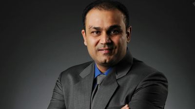 IPL 2023: वीरेंद्र सहवाग चेन्नई सुपर किंग्स के बॉलर्स पर भड़के, एमएस धोनी पर बैन लगने की दी चेतावनी SportsTak Hindi