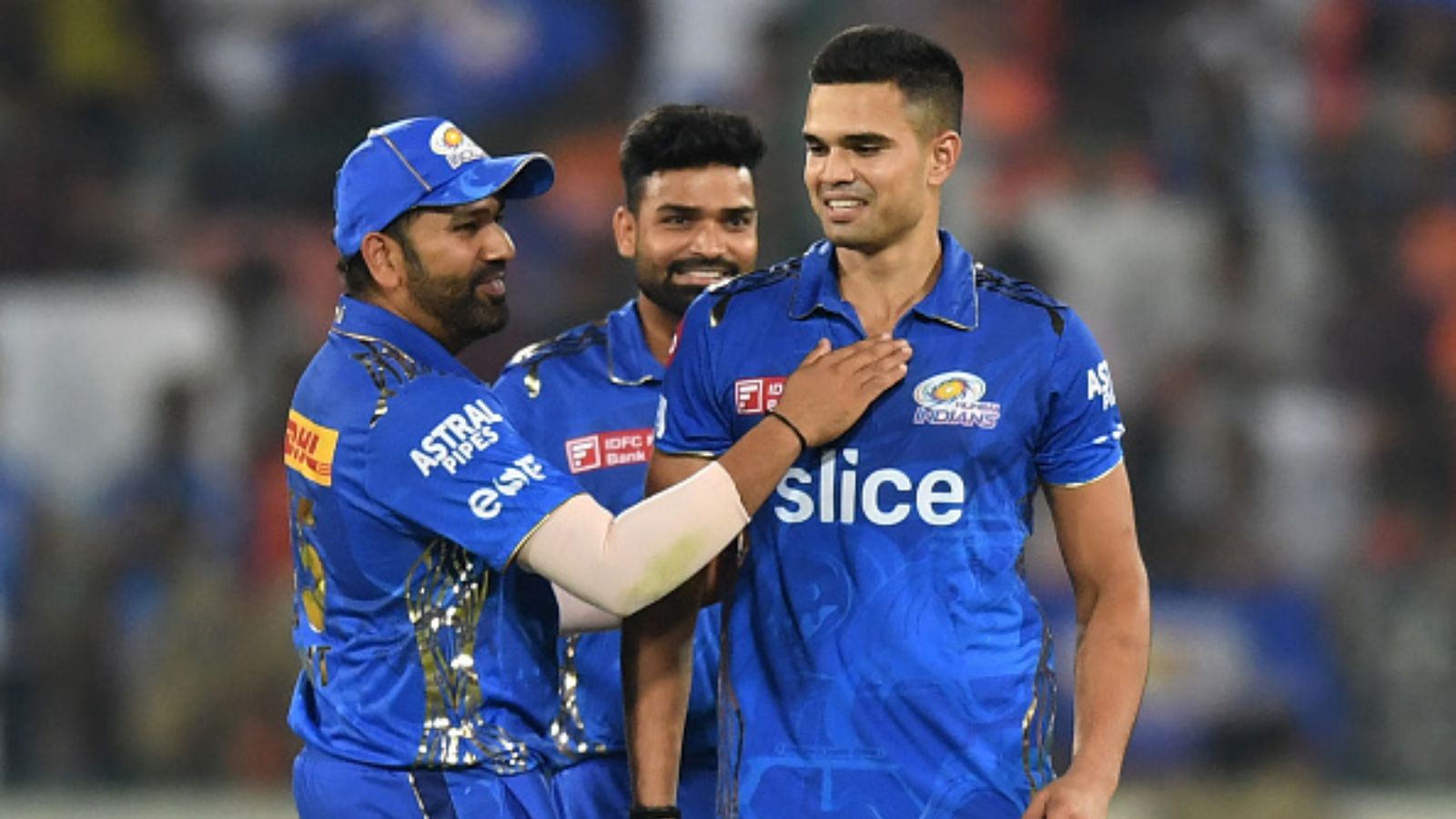 Arjun Tendulkar ipl wicket: अर्जुन तेंदुलकर ने चटकाया पहला आईपीएल विकेट, डेथ ओवर्स में बिखेरा जलवा, देखिए Video Arjun Tendulkar ipl wicket: अर्जुन तेंदुलकर ने चटकाया पहला आईपीएल विकेट, डेथ ओवर्स में बिखेरा जलवा, देखिए Video