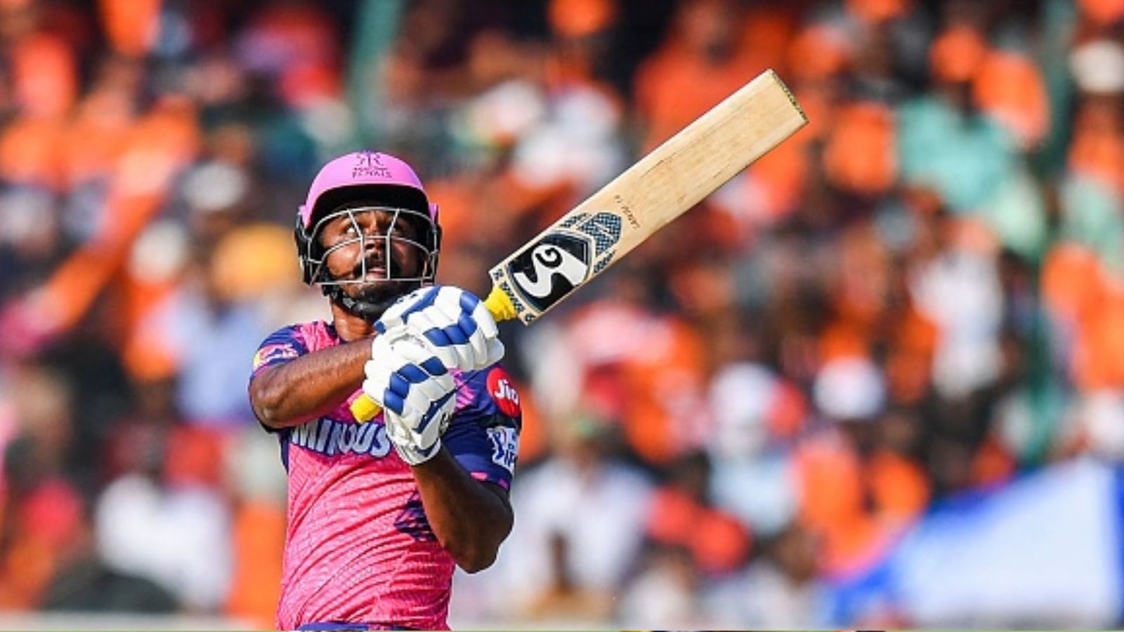 RR vs LSG : 48 रन पर गिरे 5 विकेट तो लखनऊ से हारी राजस्थान, निराश कप्तान संजू सैमसन ने कहा - 9 से 10 ओवर के बाद.... RR vs LSG : 48 रन पर गिरे 5 विकेट तो लखनऊ से हारी राजस्थान, निराश कप्तान संजू सैमसन ने कहा - 9 से 10 ओवर के बाद....