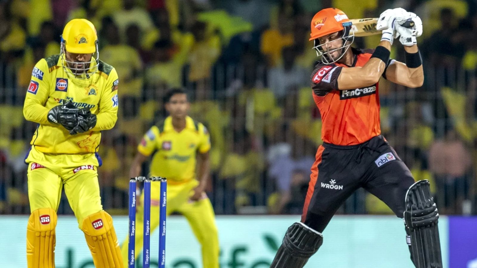 MS Dhoni Catch: महेंद्र सिंह धोनी बेस्ट कैच का अवार्ड नहीं मिलने से खफा, बोले-ग्लव्स पहनते हैं इसका... MS Dhoni Catch: महेंद्र सिंह धोनी बेस्ट कैच का अवार्ड नहीं मिलने से खफा, बोले-ग्लव्स पहनते हैं इसका...