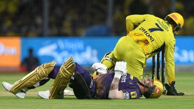 IPL में नहीं मिली थी जगह तो खुद को कहा- शर्म की बात है, पाकिस्तान की कंपनी से अब 1 लाख का बल्ला लाकर धोनी के गेंदबाजों की कर दी धुनाई SportsTak Hindi