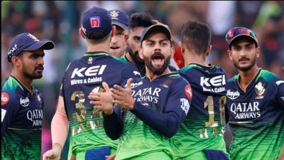 Virat Kohli Fined: विराट कोहली पर लगा 24 लाख का जुर्माना, टीम के बाकी खिलाड़ियों को भी मिली सजा, जानिए क्यों SportsTak Hindi