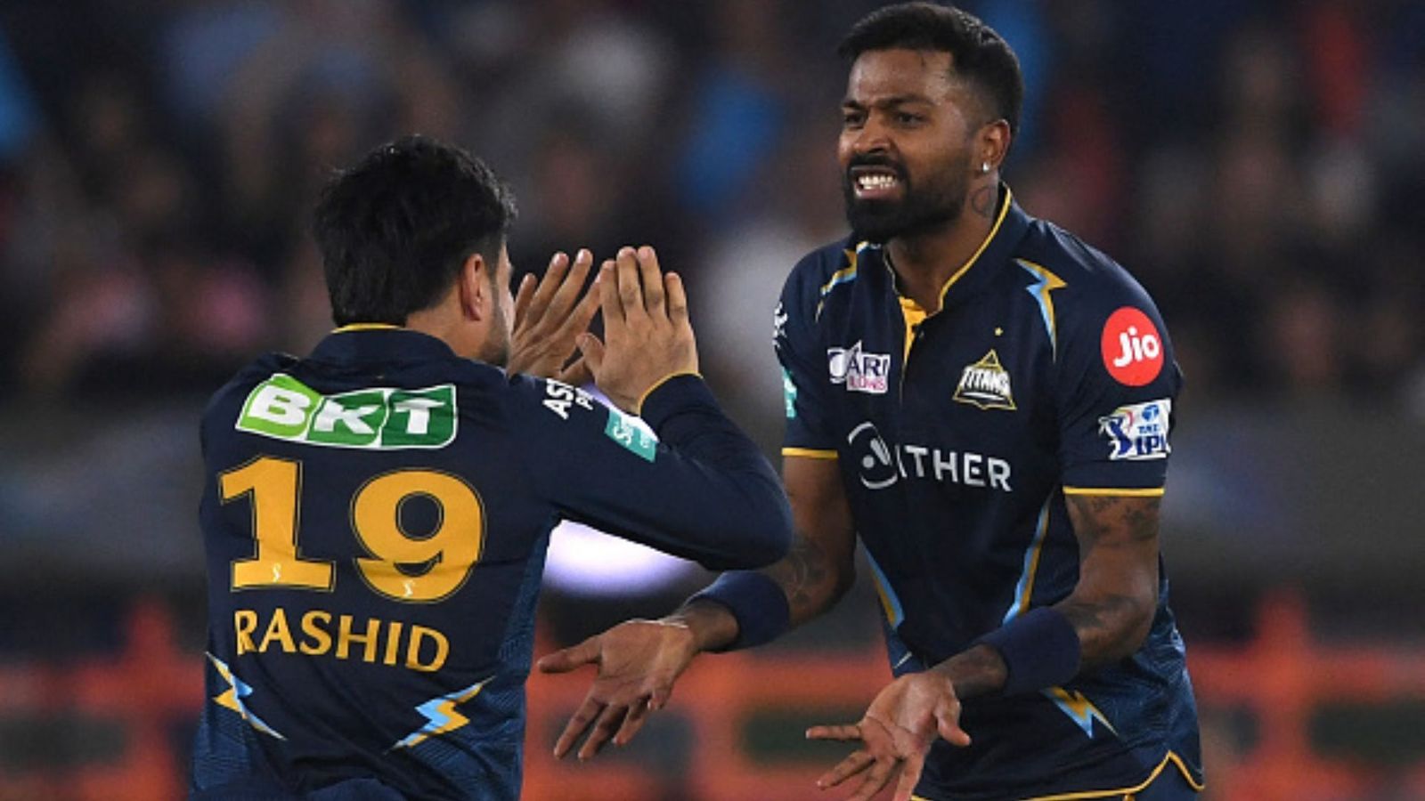 IPL 2023: हार्दिक पंड्या ने एमएस धोनी और रोहित शर्मा को भी छोड़ा पीछे, हासिल किया बेहद बड़ा मुकाम IPL 2023: हार्दिक पंड्या ने एमएस धोनी और रोहित शर्मा को भी छोड़ा पीछे, हासिल किया बेहद बड़ा मुकाम