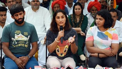 Wrestlers Protest: पहलवानों के लिए महंगा पड़ रहा धरना, 5 दिन में खर्च हुए पांच-छह लाख रुपये, जानिए कैसे कर रहे गुजारा SportsTak Hindi