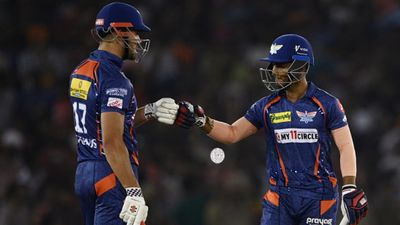 IPL 2023 Highest Total: लखनऊ सुपर जायंट्स ने 20 ओवर में 257 रन ठोक बनाया आईपीएल इतिहास का दूसरा सर्वोच्च स्कोर SportsTak Hindi