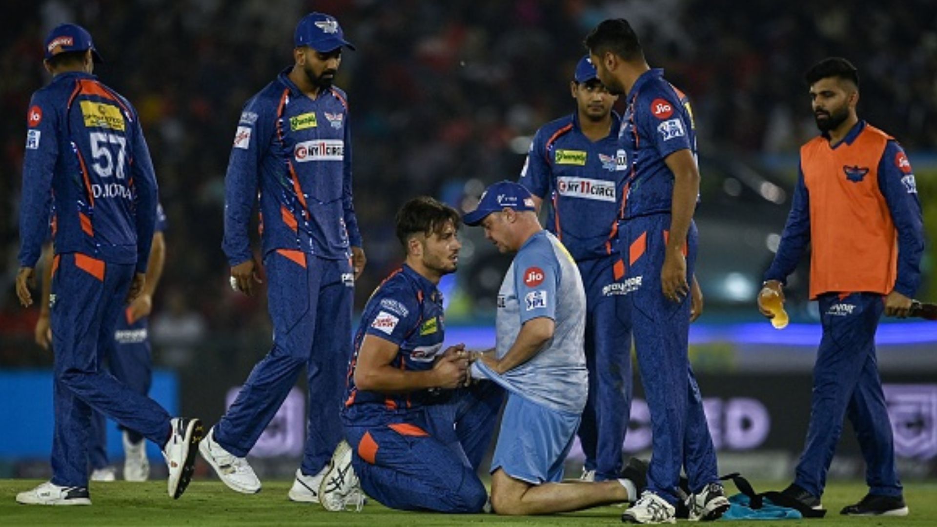 Marcus Stoinis Injury : 40 गेंद में ठोके 72 रन, फिर LSG को लगा झटका, 9.2 करोड़ वाले खिलाड़ी ने चोट पर दी बड़ी अपडेट