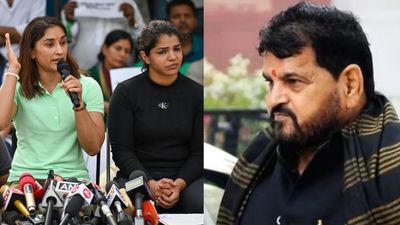 Brij Bhushan Sharan Singh : POCSO एक्ट के तहत FIR दर्ज होने के बाद ब्रज भूषण की आंखों में आए आंसू, कहा - 'मैं बेदाग निकलूंगा' SportsTak Hindi