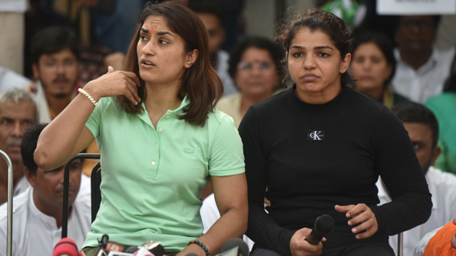 Wrestlers Protest: बजरंग पूनिया का आरोप- कुछ लोग आंदोलन की दिशा बदलने आए, विनेश ने नारेबाजी पर मांगी माफी Wrestlers Protest: बजरंग पूनिया का आरोप- कुछ लोग आंदोलन की दिशा बदलने आए, विनेश ने नारेबाजी पर मांगी माफी