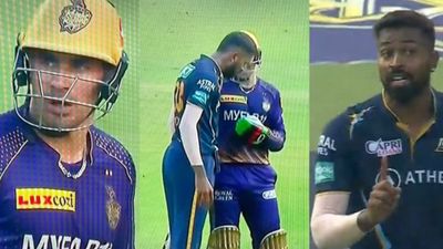 जिस अफगान खिलाड़ी को बिना मैच खिलाए निकाला उसी से हार्दिक पंड्या ने किया झगड़ा, गले लगाने पर भी नहीं माने, देखिए Video SportsTak Hindi