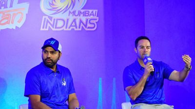 WTC फाइनल से पहले सुनील गावस्कर ने दी थी रोहित को आराम देने की सलाह, अब MI के कोच का पलटवार, कहा- अगर वो मेरे पास... SportsTak Hindi