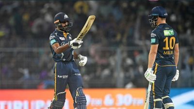 Vijay Shankar : वर्ल्ड कप साल आते ही छा गया 3D खिलाड़ी, टीम इंडिया में वापसी पर कहा - बहुत दूर की बात... SportsTak Hindi