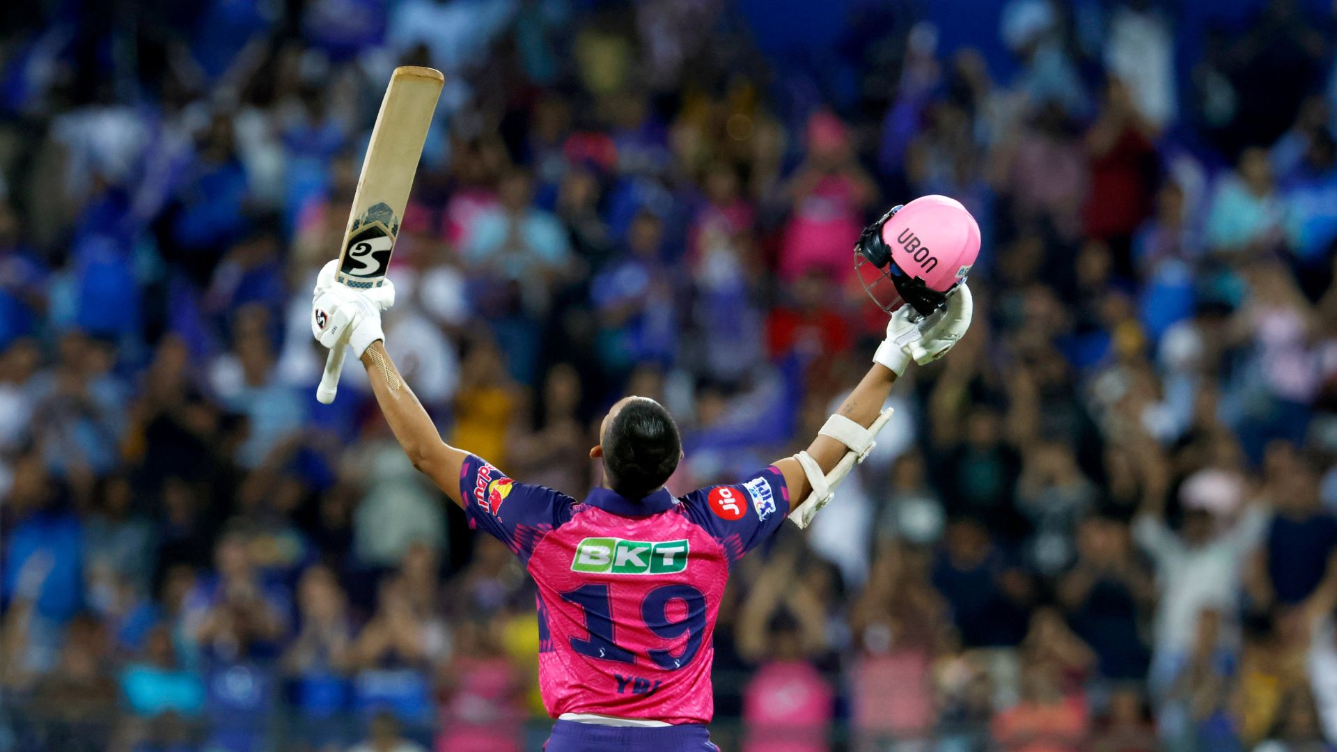 Yashasvi Jaiswal century: यशस्वी जायसवाल ने ठोका शतक, मुंबई इंडियंस के खिलाफ तूफानी बैटिंग से किया कमाल