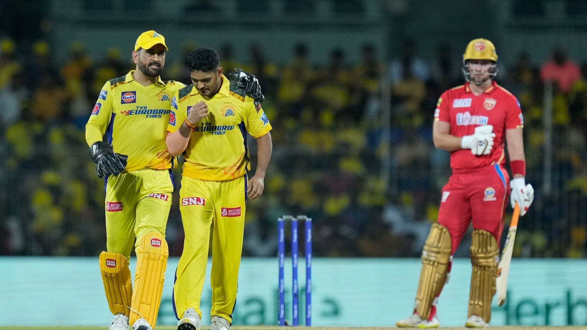 IPL 2023: CSK के गेंदबाज ने लुटाए 49 रन फिर भी मिल गया पर्पल कैप, रन खाने में सबसे आगे, धोनी भी लगा चुके हैं झाड़