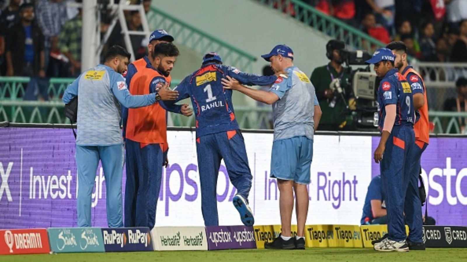 KL Rahul Injury: केएल राहुल की चोट गंभीर, आईपीएल में आगे खेलने पर संकट, अब BCCI और NCA करेंगे फैसला KL Rahul Injury: केएल राहुल की चोट गंभीर, आईपीएल में आगे खेलने पर संकट, अब BCCI और NCA करेंगे फैसला