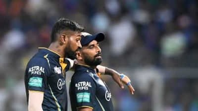 Hardik Pandya : 131 रन नहीं बना सकी गुजरात, मोहम्मद शमी से हार्दिक पंड्या ने मांगी माफ़ी, कहा - मेरी वजह से... SportsTak Hindi