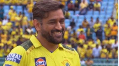 IPL 2023: क्या सच में धोनी का ये आखिरी IPL सीजन है? टॉस के दौरान आखिरकार माही ने फैंस का कंफ्यूजन कर दिया दूर SportsTak Hindi