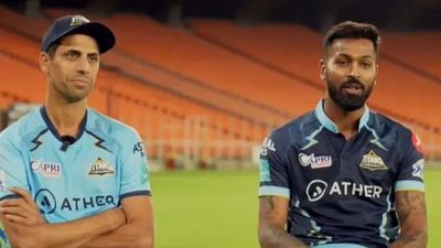 हार्दिक पंड्या का बड़ा खुलासा, 'IPL 2022 फाइनल में मैंने नहीं मानी थी आशीष नेहरा की बात', जानें क्या था पूरा मामला SportsTak Hindi