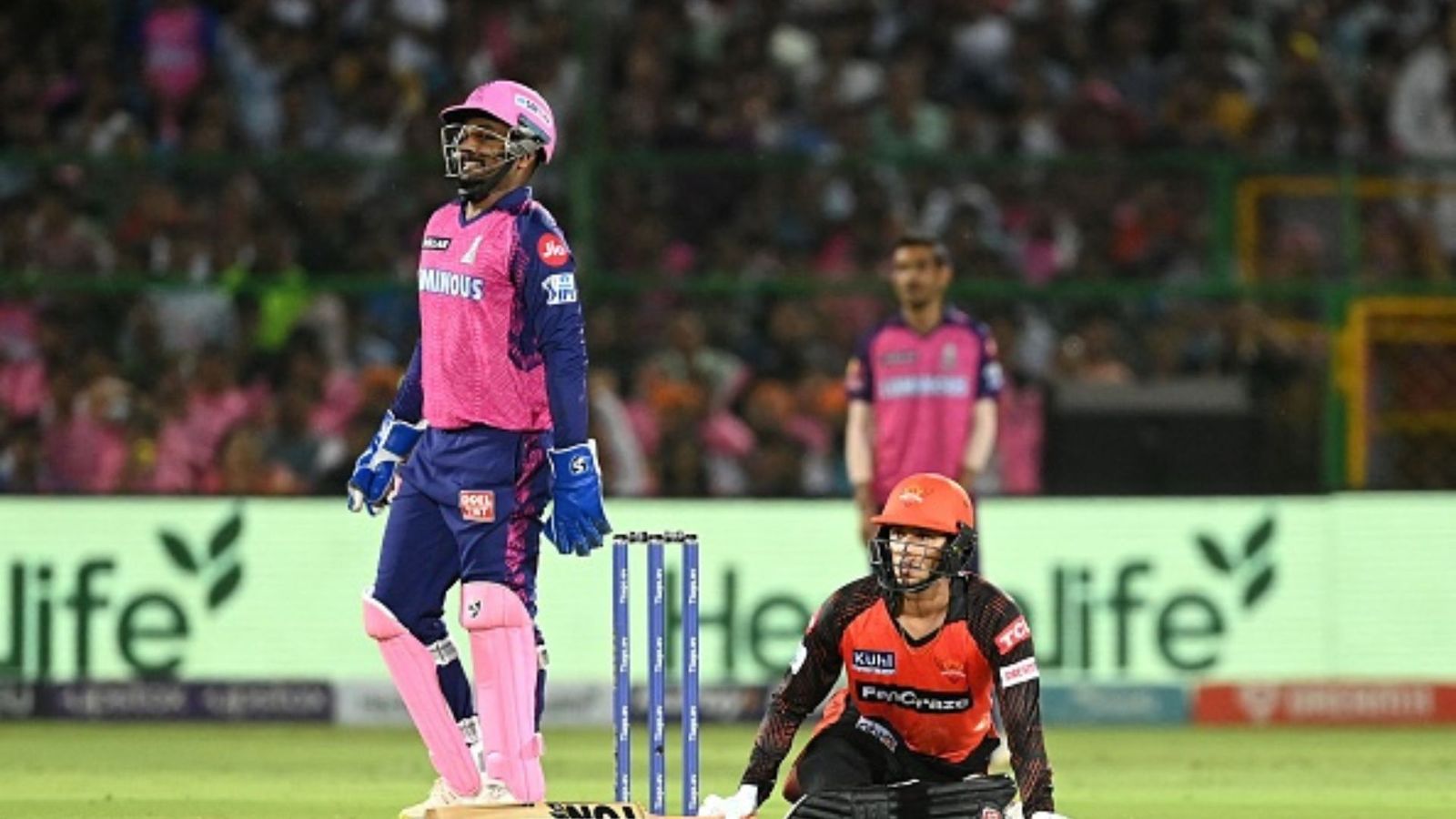 IPL 2023: खुद कप्तान संजू सैमसन बने टीम की हार का कारण, विकेट के पीछे की ढेर सारी गलतियां, उठाना पड़ा 41 रन का नुकसान IPL 2023: खुद कप्तान संजू सैमसन बने टीम की हार का कारण, विकेट के पीछे की ढेर सारी गलतियां, उठाना पड़ा 41 रन का नुकसान