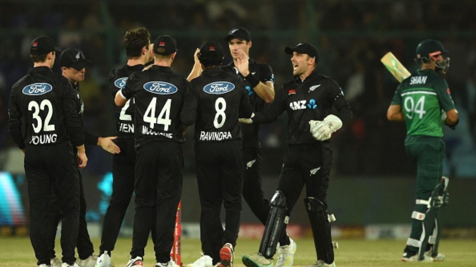 PAK vs NZ: इफ्तिखार अहमद की आतिशी पारी गई बेकार, हेनरी ने बचाई कीवियों की लाज, 47 रन से न्यूजीलैंड ने जीता 5वां वनडे PAK vs NZ: इफ्तिखार अहमद की आतिशी पारी गई बेकार, हेनरी ने बचाई कीवियों की लाज, 47 रन से न्यूजीलैंड ने जीता 5वां वनडे