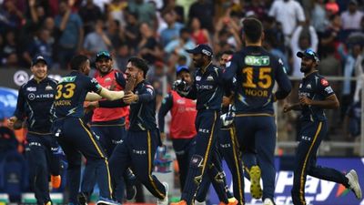 IPL 2023 Points Table: प्लेऑफ्स की दहलीज पर गुजरात, तूफानी जीत के बाद हैदराबाद ने छोड़ा 10वां पायदान SportsTak Hindi