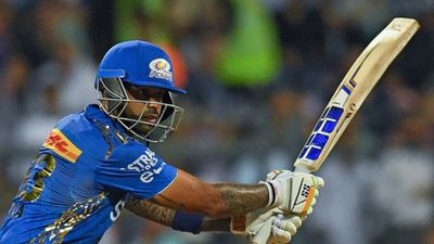 MI vs RCB: सूर्या के तेज में बिखरा बैंगलोर का चैलेंज, मुंबई ने धांसू अंदाज में आरसीबी को धोया, अंक तालिका में लगाई लंबी छलांग SportsTak Hindi