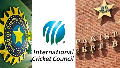 4 सालों में ICC से 7600 करोड़ कमाएगी BCCI तो पाकिस्तान को मिलेंगे सिर्फ 1100 करोड़, जानें क्या है नया प्लान? SportsTak Hindi
