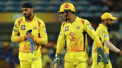 'हमारी भावनाओं को ठेस मत पहुंचाओ', चेन्नई-कोलकाता मुकाबले से पहले हरभजन ने धोनी पर दिया बड़ा बयान SportsTak Hindi