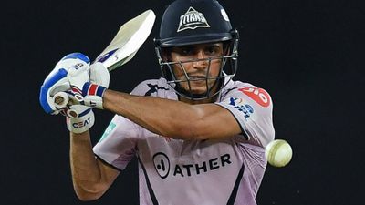 GT vs SRH: शुभमन गिल ने रचा इतिहास, ठोका अपना और गुजरात टाइटंस का पहला आईपीएल शतक SportsTak Hindi