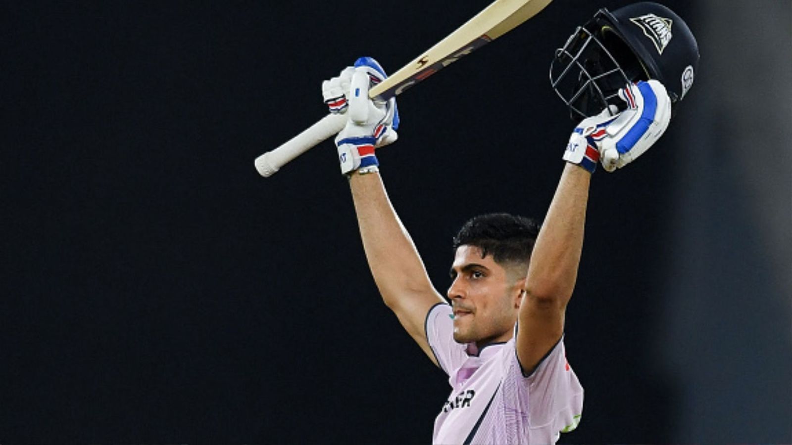 Shubman Gill, Century : कौन है शतकवीर शुभमन गिल के बचपन का दोस्त, जिसकी गेंद पर उड़ाया छक्का तो कहा - मेरे लिए ख़ास... Shubman Gill, Century : कौन है शतकवीर शुभमन गिल के बचपन का दोस्त, जिसकी गेंद पर उड़ाया छक्का तो कहा - मेरे लिए ख़ास...