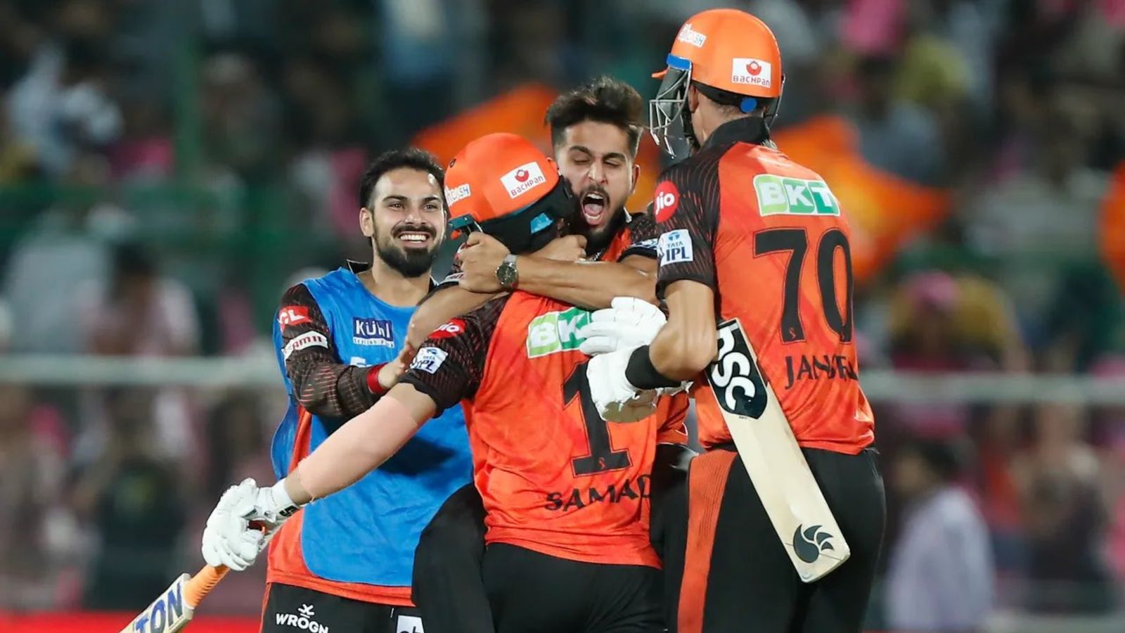 IPL 2022 में 22 विकेट लेकर जो बना भारत का सबसे तेज बॉलर, वो इस सीजन पिला रहा पानी, कोच ने बताया क्यों हुआ ऐसा IPL 2022 में 22 विकेट लेकर जो बना भारत का सबसे तेज बॉलर, वो इस सीजन पिला रहा पानी, कोच ने बताया क्यों हुआ ऐसा