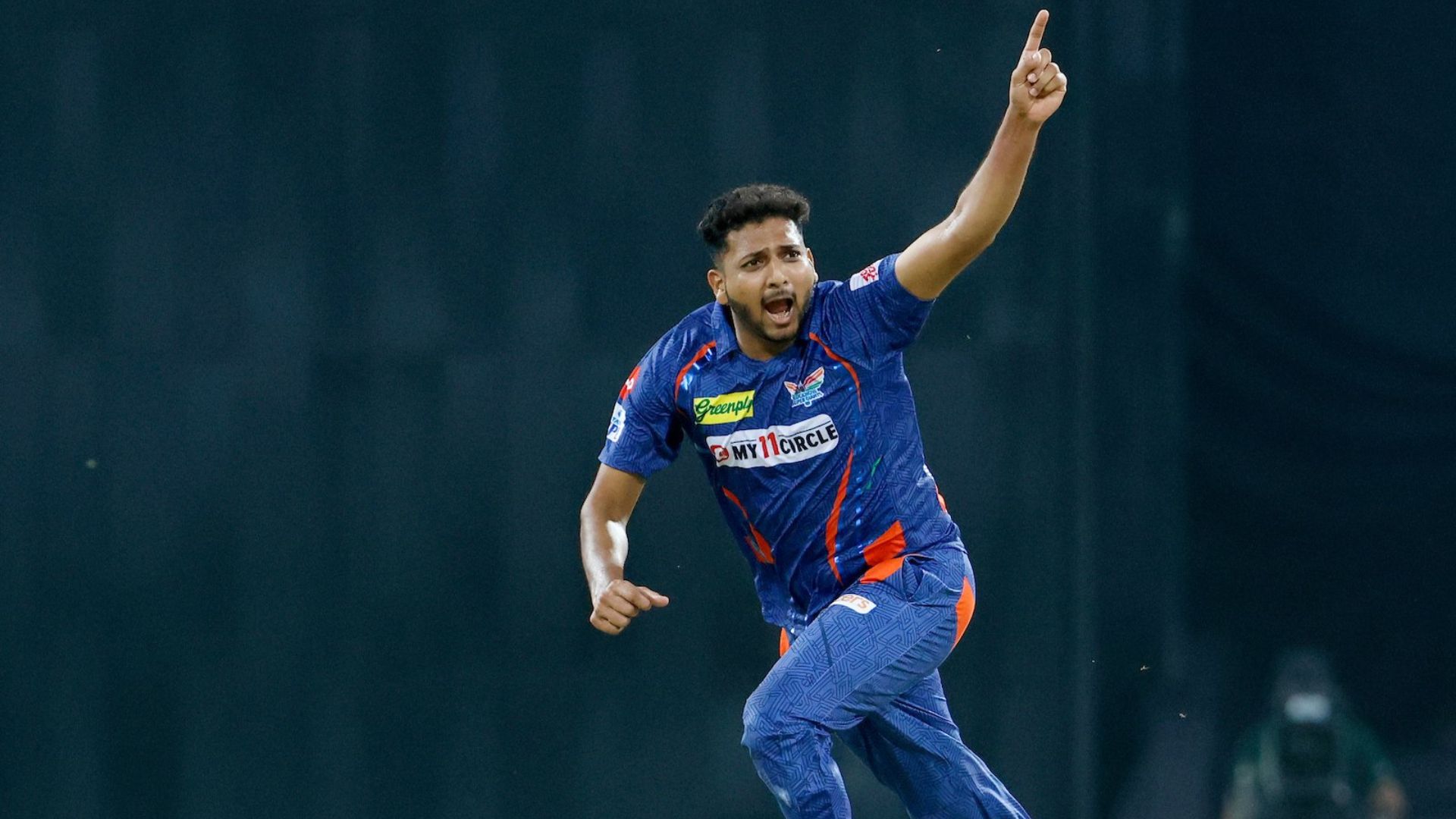 मोहसिन खान लखनऊ को जिताकर हुए भावुक, बोले- सालभर बाद खेल रहा हूं, चोटिल था, पिता आईसीयू में थे मोहसिन खान लखनऊ को जिताकर हुए भावुक, बोले- सालभर बाद खेल रहा हूं, चोटिल था, पिता आईसीयू में थे