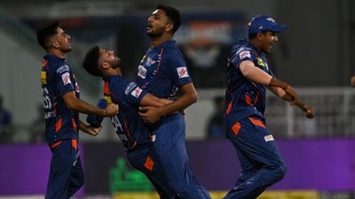 Mohsin Khan : क्रिकेट खेलने का टूट गया था सपना, डॉक्टर ने हाथ काटने तक की कही बात, मोहसिन ने बताई वापसी की आप-बीती SportsTak Hindi