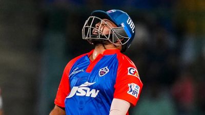 Prithvi Shaw IPL 2023: दिल्ली कैपिटल्स के कोच ने पृथ्वी को बताया सीजन की सबसे बड़ी निराशा, कहा- उसे इंटरनेशनल क्रिकेट पर राज करना चाहिए था SportsTak Hindi