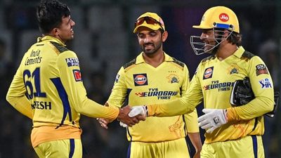 धोनी की टीम किस तरह करती है खिलाड़ियों का चयन, कैसे बनाती है उन्हें बड़ा क्रिकेटर, खुद कप्तान ने किया खुलासा SportsTak Hindi