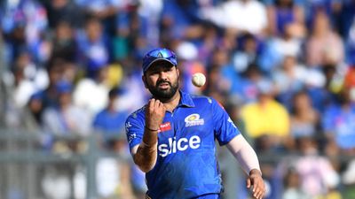 'पिछले साल हमने आरसीबी पर एहसान किया था उम्मीद है...', रोहित शर्मा ने IPL 2023 Playoff के लिए बैंगलोर से मांगी मदद SportsTak Hindi