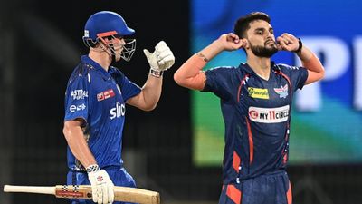 Naveen Ul Haq : 'कोहली, कोहली' के नारों पर नवीन उल हक ने गंभीर को लेजेंड बताते हुए कहा - फैंस की इस हरकत से मेरे अंदर... SportsTak Hindi