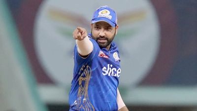 IPL 2023 2nd Qualifier: रोहित शर्मा की मुंबई इंडियंस ने गुजरात टाइटंस को हराया तो बनेगा इतिहास, आईपीएल में केवल 2 बार हुआ ऐसा SportsTak Hindi