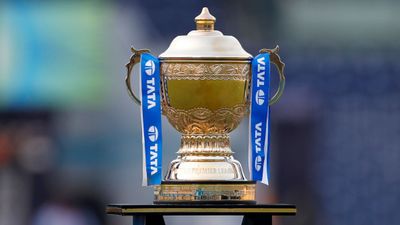 IPL 2023 Final: IPL ट्रॉफी है बेहद खास, संस्कृत में भी लिखा होता है ये खास मैसेज, जानें सबकुछ SportsTak Hindi