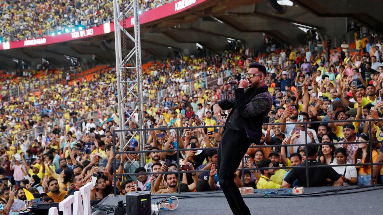 IPL 2023 Closing Ceremony: 'तू आके देख ले...' King के तरानों पर झूमा अहमदाबाद, देखिए मनमोहक परफॉर्मेंस का Video IPL 2023 Closing Ceremony: 'तू आके देख ले...' King के तरानों पर झूमा अहमदाबाद, देखिए मनमोहक परफॉर्मेंस का Video