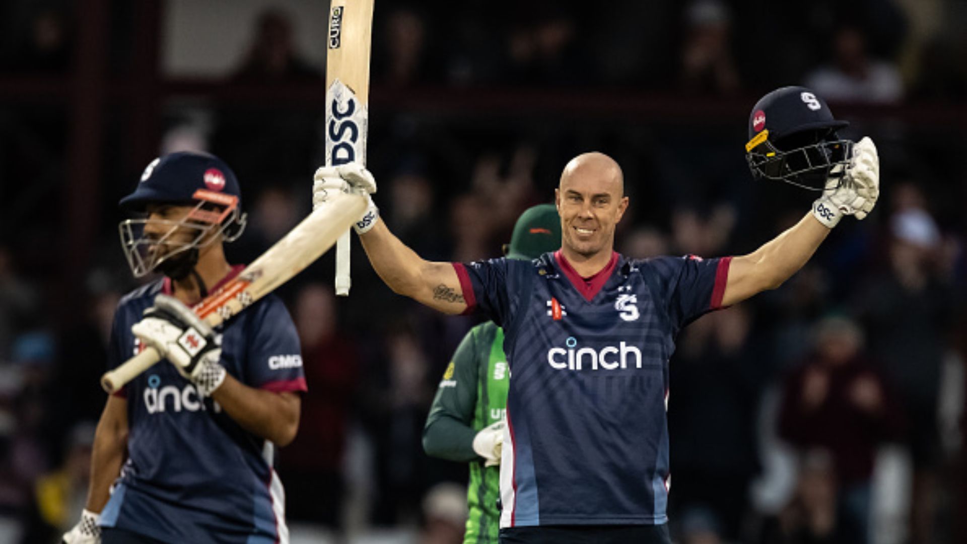 Chris Lynn Century : मुंबई इंडियंस ने जिसे एक मैच के बाद किया बाहर, उसी खिलाड़ी का धमाका, इंग्लैंड में 13 चौके-5 छक्के से 113 रन ठोक दिलाई टीम को जीत 