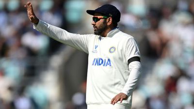 WTC Final: बीच मैच में रोहित शर्मा के मुंह से निकली गाली, कप्तान ने खोया आपा, क्या यार तुम लोग, पुज्जी...VIDEO SportsTak Hindi